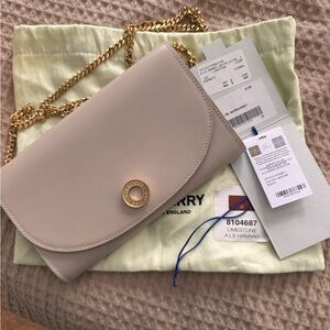 Burberry Hannah Small Leather Chain Crossbody Bag – Limestone New with Tags
